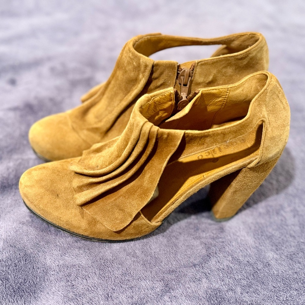 COCLICO Tan Suede Pinch Pleat Heeled Booties